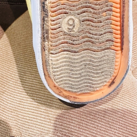 US Sports Women Sneakers. - Picture 7 of 15